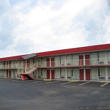 Sands Central Inn Hot Springs Bagian luar foto