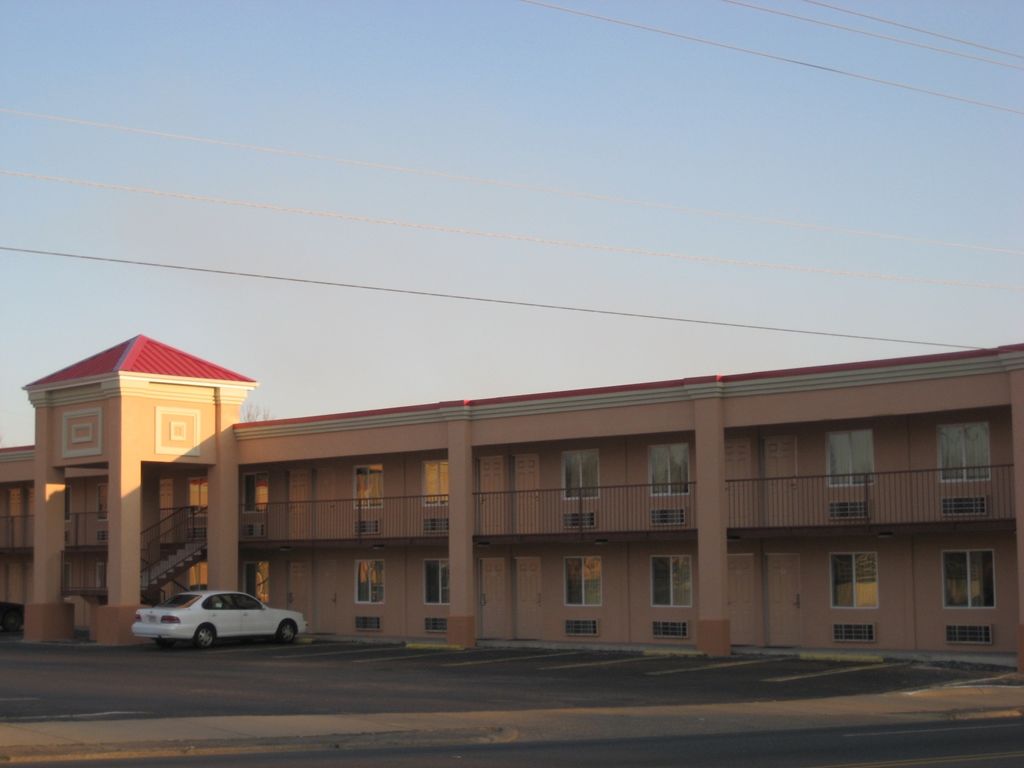 Sands Central Inn Hot Springs Bagian luar foto