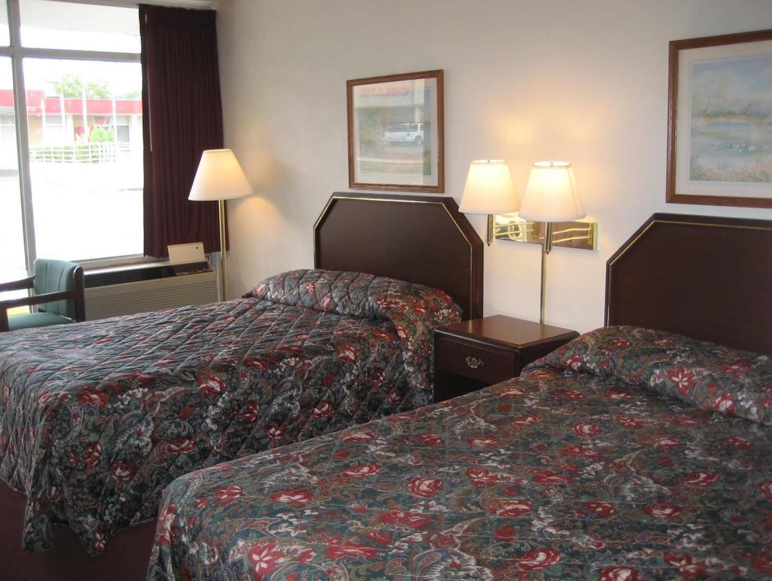Sands Central Inn Hot Springs Bagian luar foto
